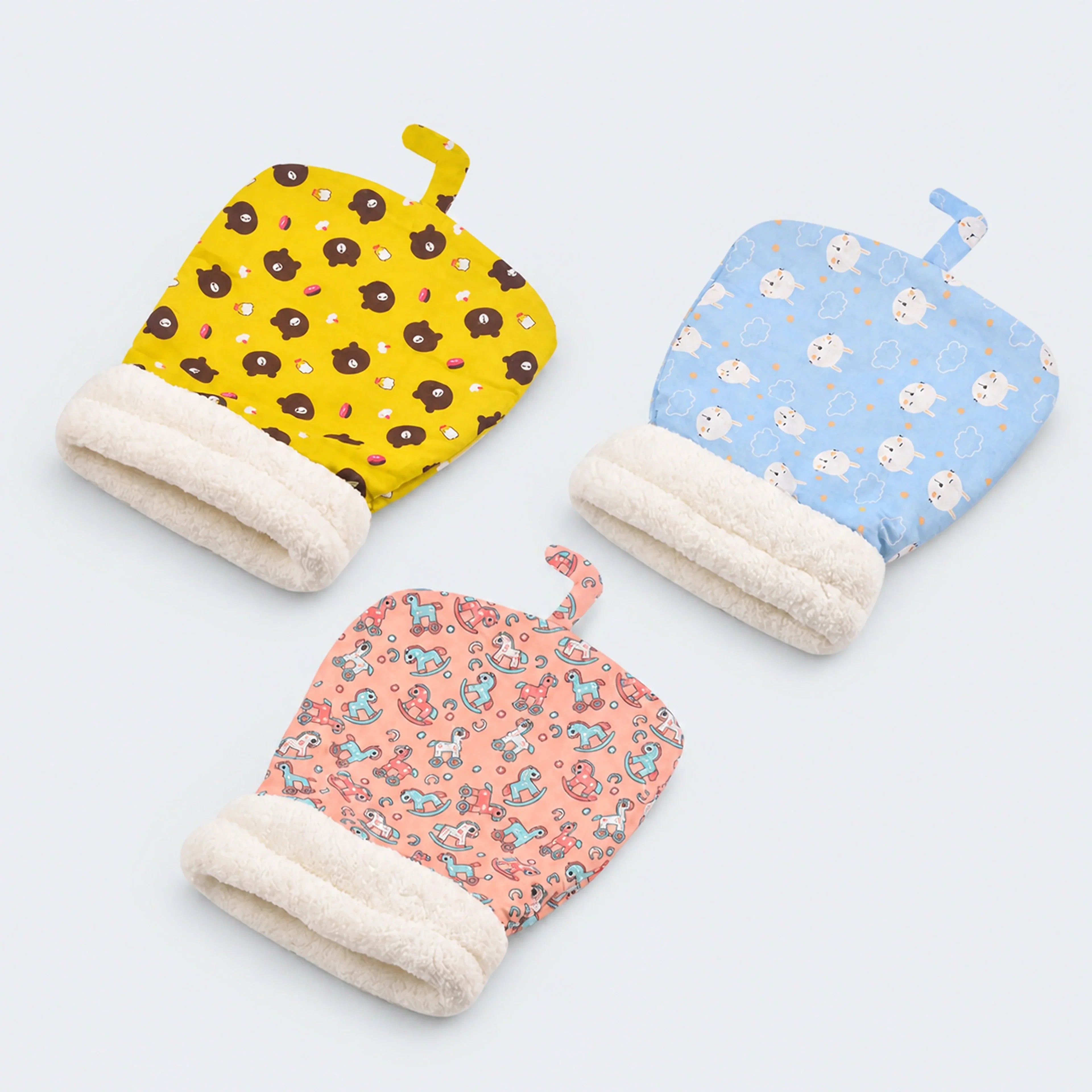 Warm Winter Sleeping Bag Bed for Cats
